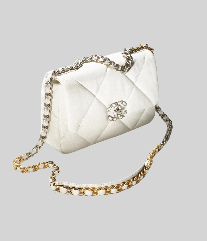 CHANEL 19 Handbag