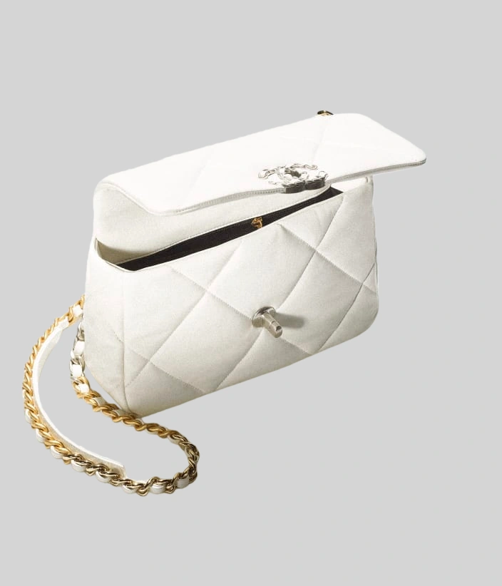 CHANEL 19 Handbag - Image 2