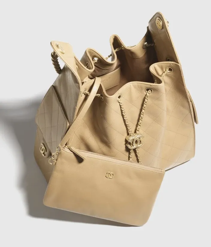 CHANEL 25 Medium Handbag - Image 2