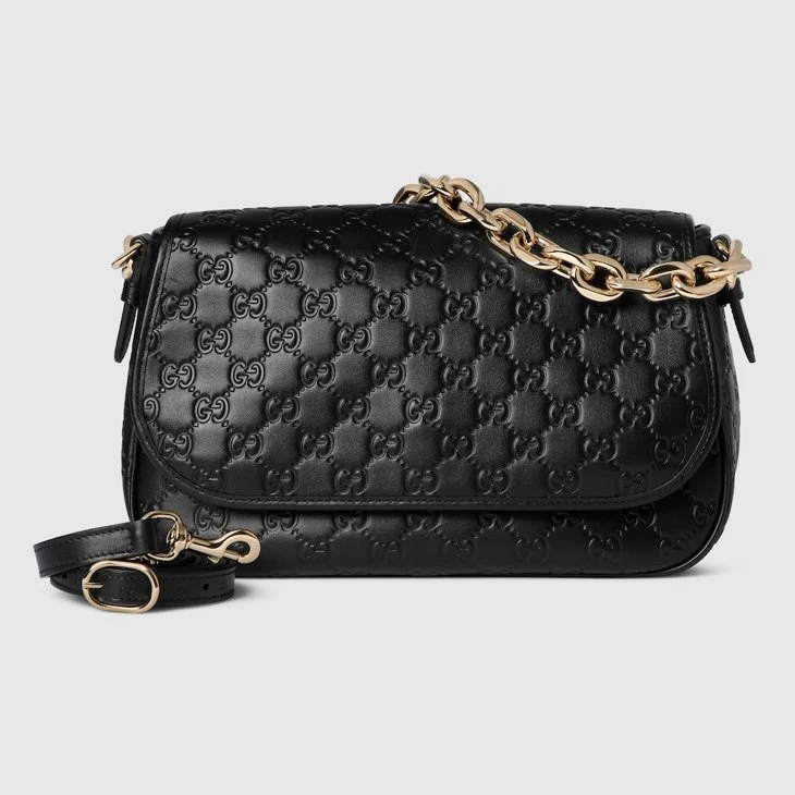 GG Emblem medium shoulder bag