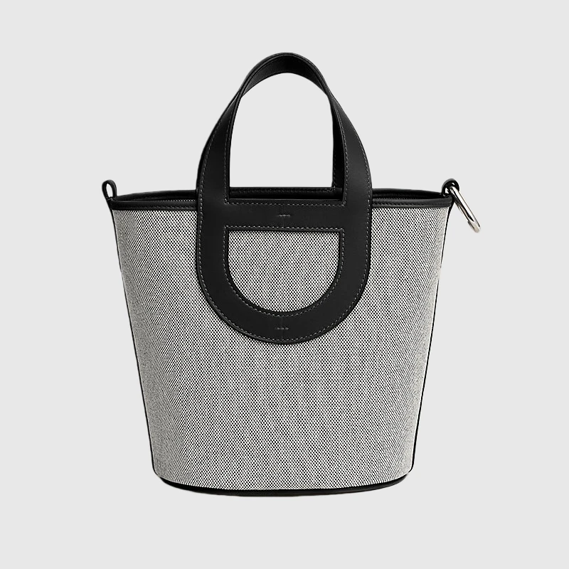 Hermès In-the-Loop 18 bag