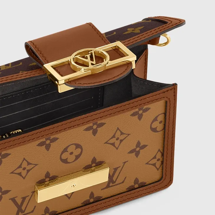 Dauphine Chain Wallet - Image 9